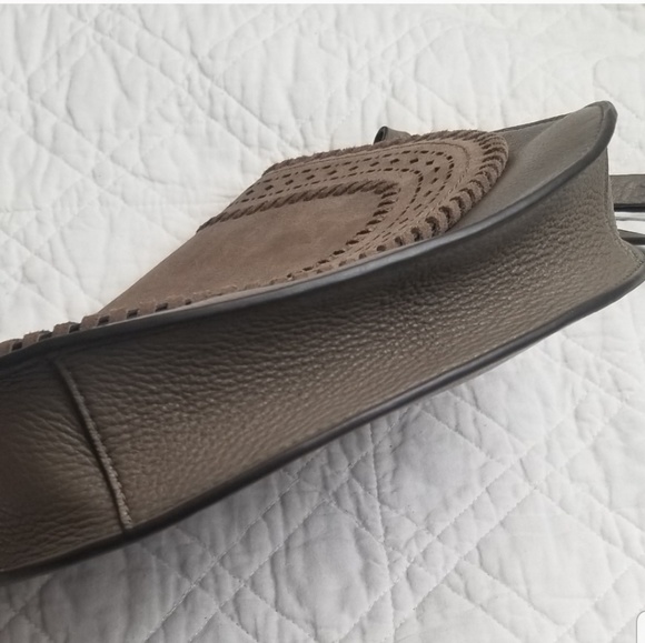 Vince Camuto Kirie taupe leather  saddle bag - Picture 7 of 8